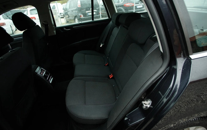 Skoda Superb cena 39900 przebieg: 218000, rok produkcji 2010 z Suwałki małe 704